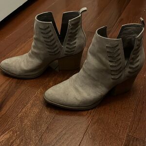Women’s Carlos brown suede heel boots size 7.5